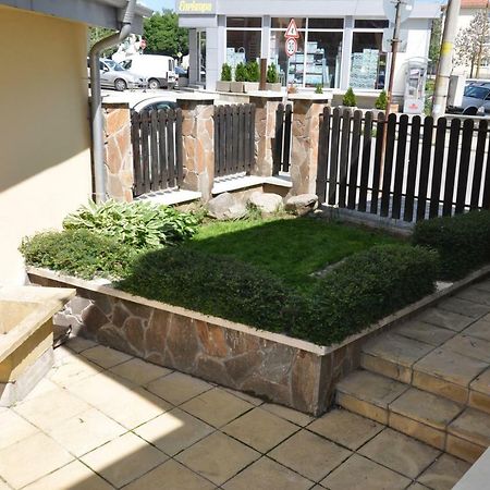 Къща За Гости Ирис Kyustendil Exterior foto
